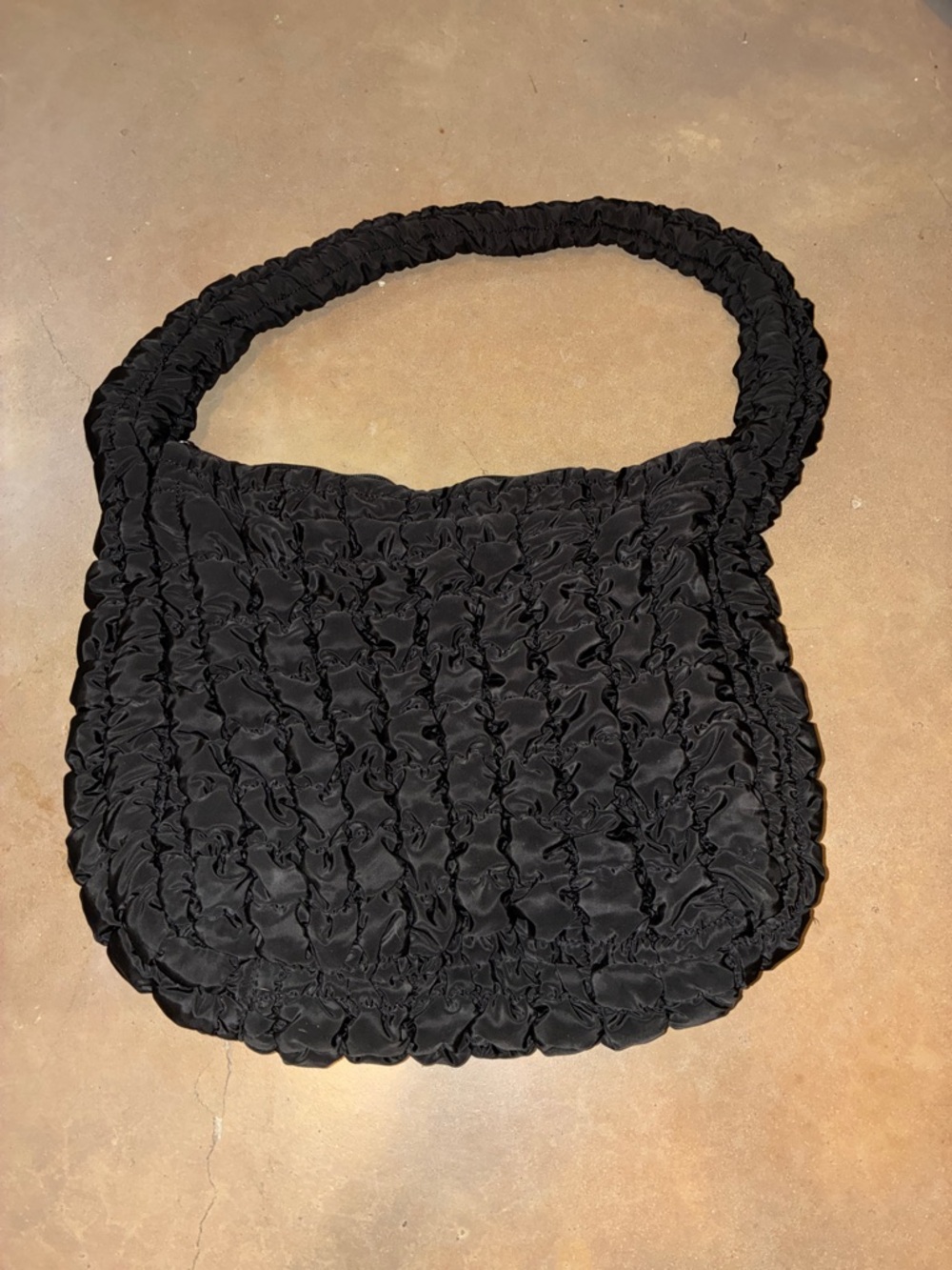 Wild fable black quilted puffer shoulder bag